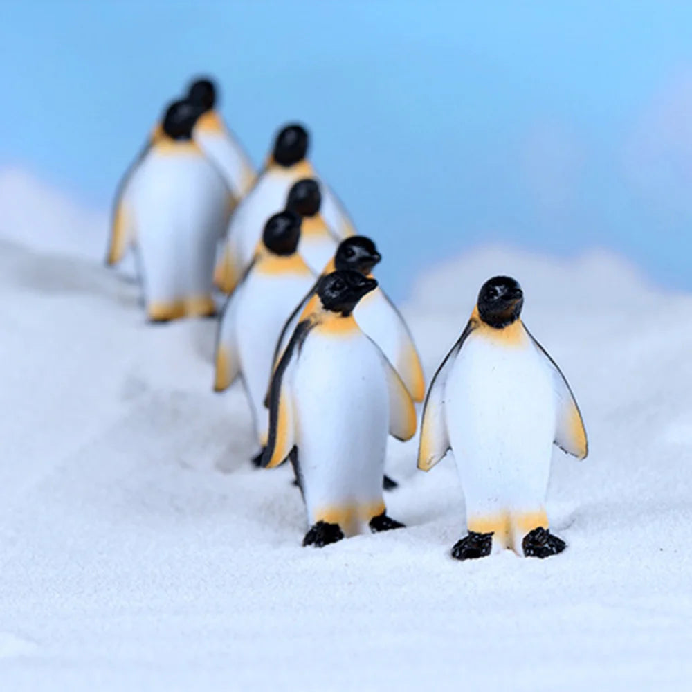 Pinguin Figur aus Kunstharz – Miniatur Schreibtisch & Gartendeko, 17 Varianten