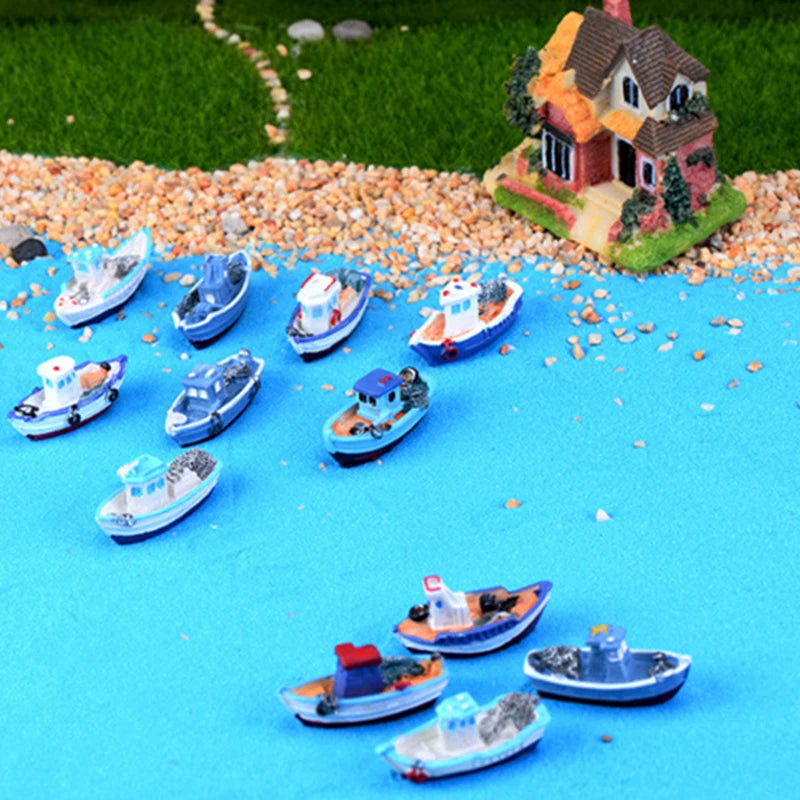 Miniatur-Schiffsmodelle aus Harz – 4er Set maritime Deko für Garten & Terrarium