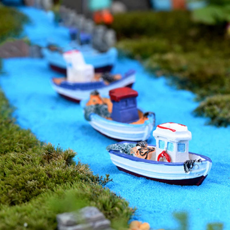 Miniatur-Schiffsmodelle aus Harz – 4er Set maritime Deko für Garten & Terrarium