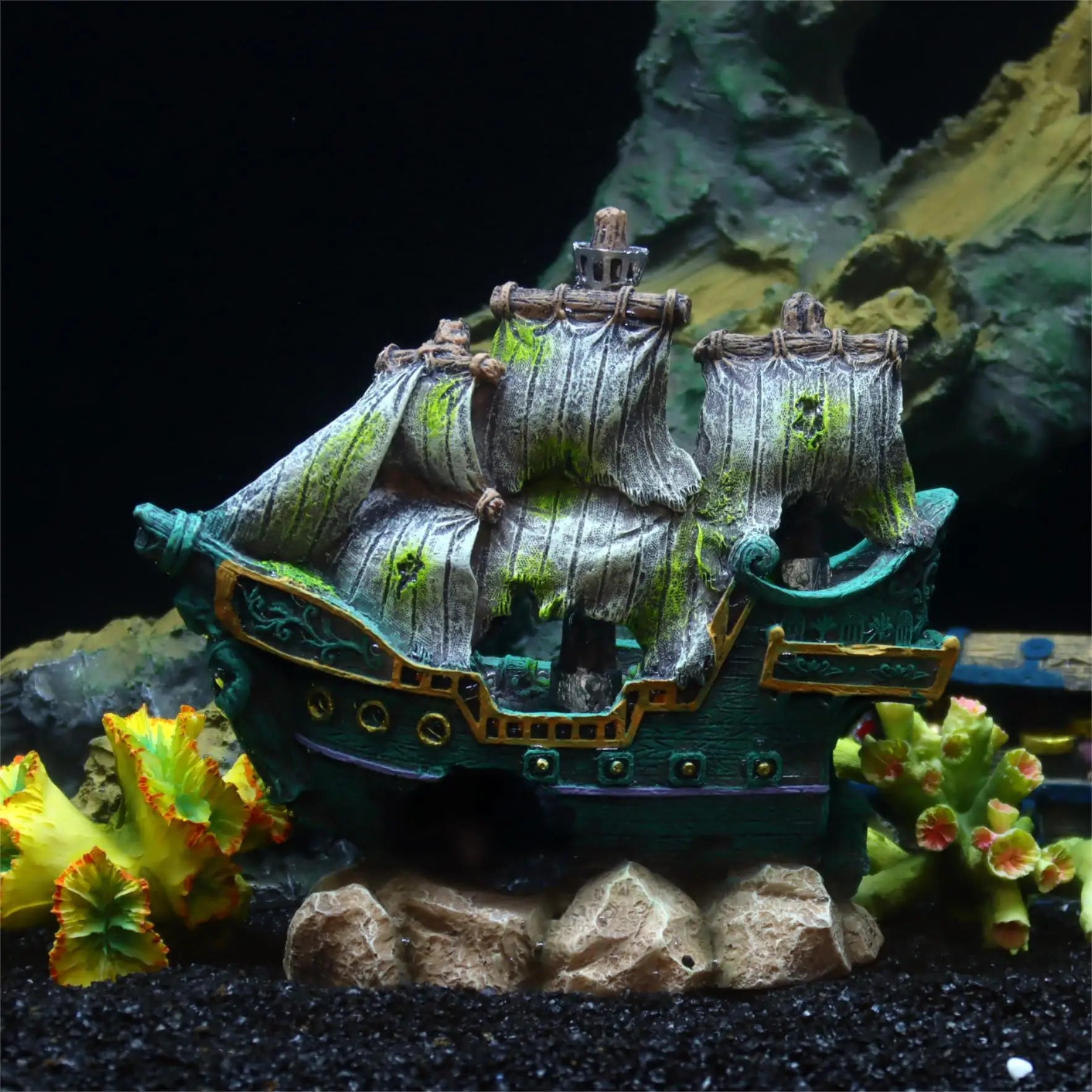 Piratenschiff Aquarium-Deko aus Kunstharz – Großes Ornament, Fischbecken Landschaft