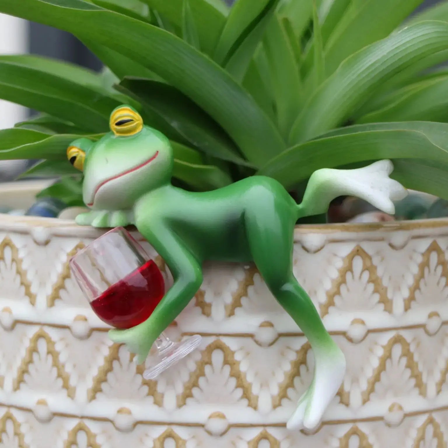 Frosch Weinglas Hängedekoration aus Kunstharz – Garten, Teich & Blumentopf
