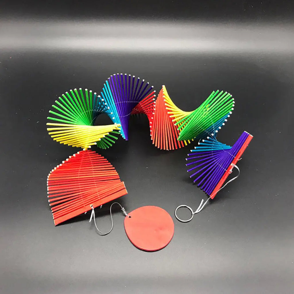 Holz Windspinner Regenbogen – Buntes Windrad als Gartendekoration & Anhänger