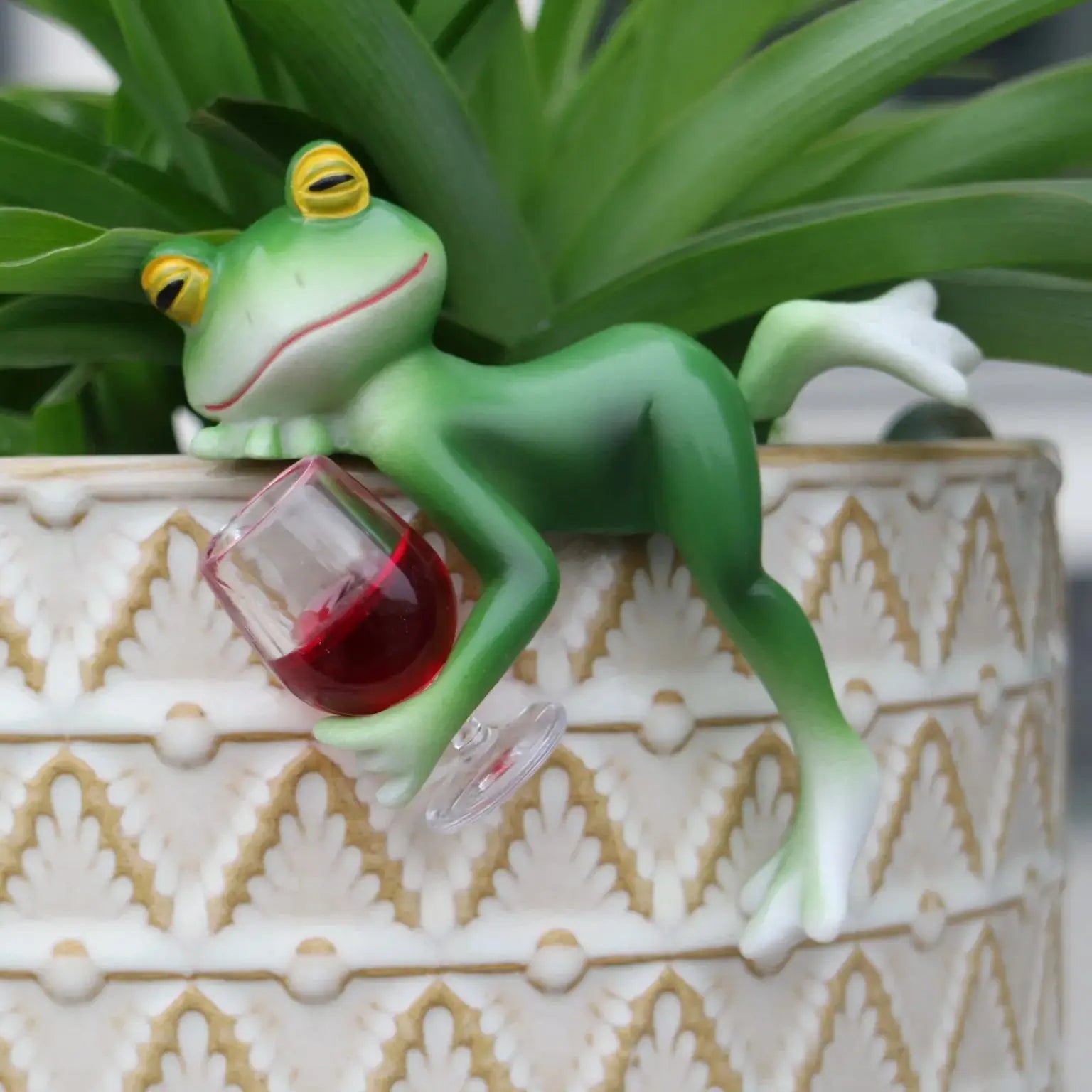 Frosch Weinglas Hängedekoration aus Kunstharz – Garten, Teich & Blumentopf
