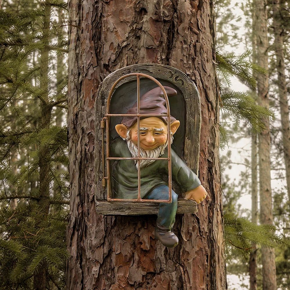Frecher Garten-Gnom – Elf aus der Tür | Lustige Resin-Figur für Garten & Baum