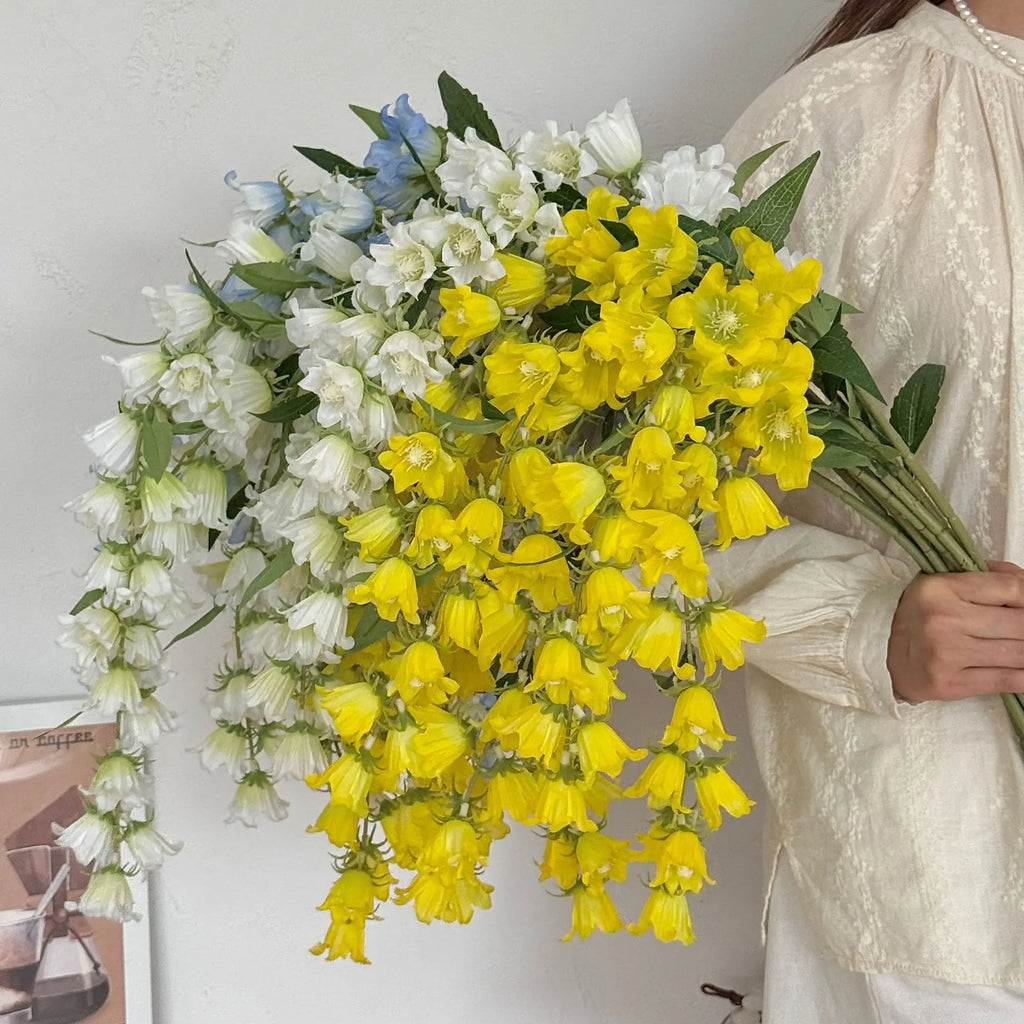 Künstlicher Brautstrauß aus Seide – Maiglöckchen, Orchideen & Campanula, 5 Farben