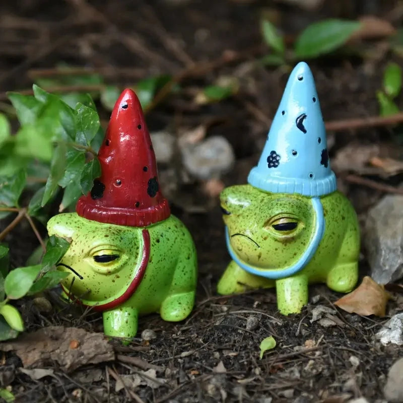 Frosch-Figur mit Partyhut – Keramik Gartendeko als Geschenk oder Dekoration
